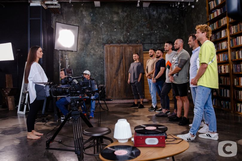 Ксения Мишина с участниками Холостячки